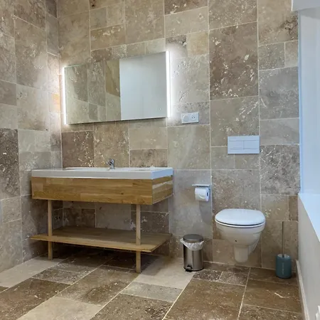 Chateau Eck Couette-café