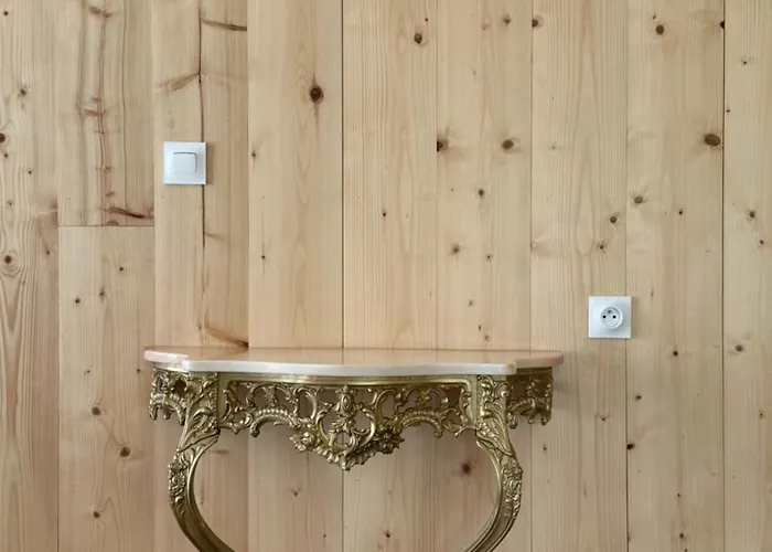 Chateau Eck Bed & Breakfast 3*